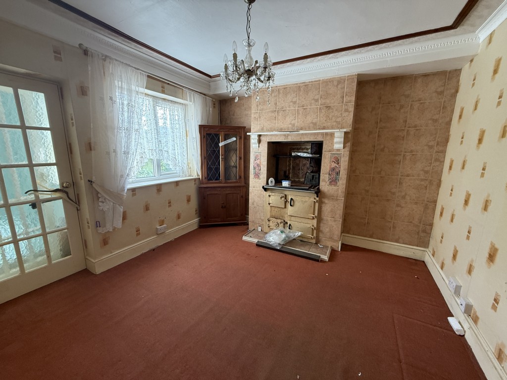 Lot: 109 - DETACHED COTTAGE IN VILLAGE LOCATION FOR UPDATING - Reception room four